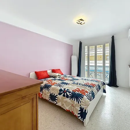 Cozy In أنتيب